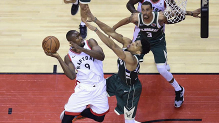 Raptors finaldeki ilk galibiyetini aldı