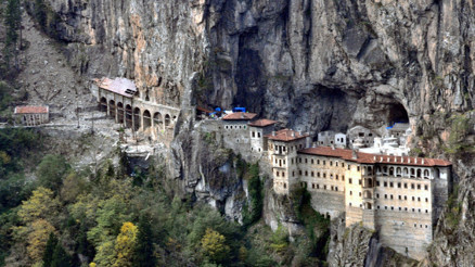 4 yıldır restorasyonda olan Sümela ziyarete açıldı