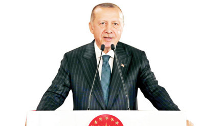 Dolmabahçe Sarayı’nda iftar buluşması: Sanatçı sanatıyla konuşur