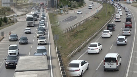 43 ilin geçiş noktasında büyük yoğunluk