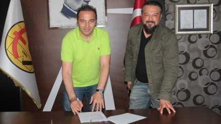 Fuat Çapadan 2 yıllık imza