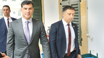 Eski KKTC başbakanına 3 yolsuzluk dosyası