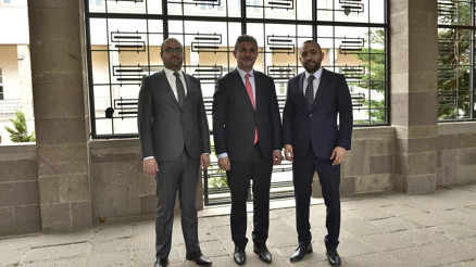 Milletimiz, Büyükşehir Belediyesi’nin görevlerini yapmasını bekliyor