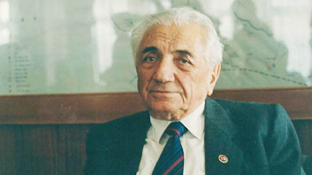 Ölüm yıl dönümünde anılan Cahit Külebinin şiirlerinden derlemeler