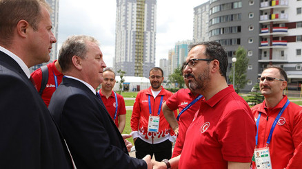 Bakan Kasapoğlu, Belarus’ta sporcu köyünü ziyaret etti Bakan Kasapoğlu, Belarus’ta sporcu köyünü ziyaret etti