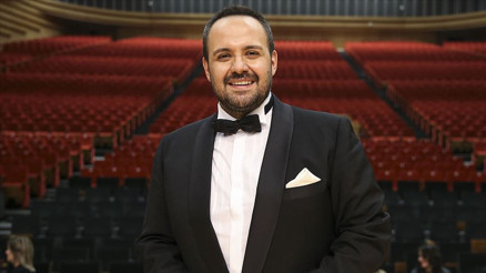 Tenor Karahan Operanın mabedinde