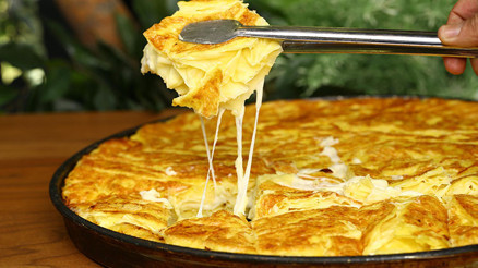Hafta sonu keyfinize keyif katacak bol malzemeli çıtır çıtır börek tarifleri