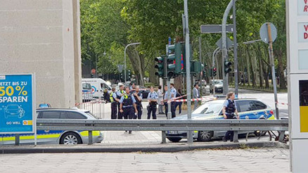 11.15’te patlayacak camiyi boşaltın’: DİTİB Genel Merkezi’ne bomba ihbarı asılsız çıktı 11.15’te patlayacak camiyi boşaltın’: DİTİB Genel Merkezi’ne bomba ihbarı asılsız çıktı