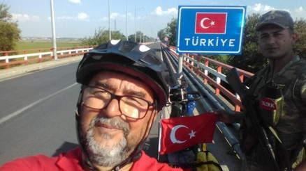 15 Temmuz şehitleri için 20 gün pedal çevirdi