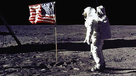 Neil Armstrong: Aydan bakınca Dünya çok güzel görünüyor Neil Armstrong: Aydan bakınca Dünya çok güzel görünüyor