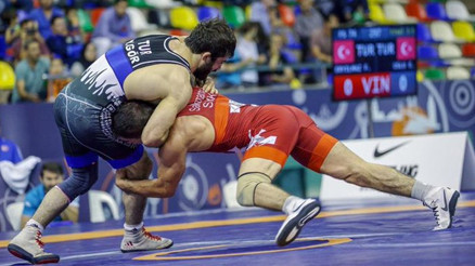 Milli güreşçilerden Polonyada 8 madalya