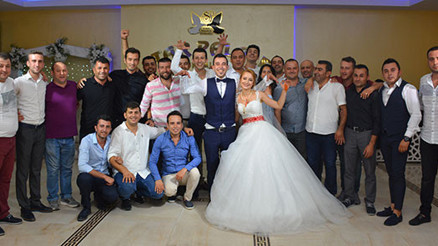 Mutlu çiftten salsa gösterisi