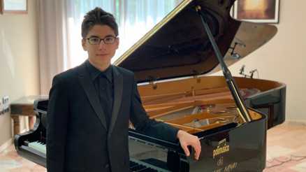 13 yaşındaki Türk piyanist birincilik ödülü kazandı