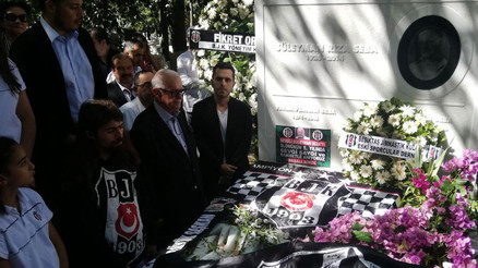 Süleyman Seba kabri başında anıldı