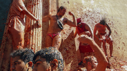 7 kamyonla getirildi 22 bin kişi akın etti