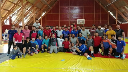 Grekoromen Güreş Milli Takımı, Kazakistan yolcusu