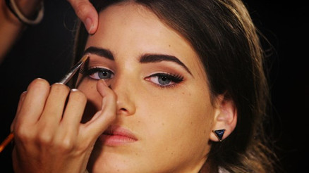 Kaşlarınızın Modelini Değiştirme Zamanı