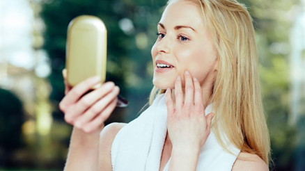 Günlük Makyajınıza Işıltı Katmanın Yolları