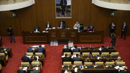 Meclis’ten kademeli zamma ret