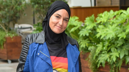 Ünlü şarkıcı ilk kez açıkladı: Beni evine çağırıp dövmeye çalıştı