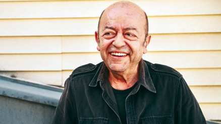 Şikâyet etmem için bir sebep yok ama hiç çok mesut bir insan olmadım hayatımda, belki de nankörüm... Şikâyet etmem için bir sebep yok ama hiç çok mesut bir insan olmadım hayatımda, belki de nankörüm...