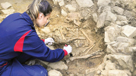 Arkeolojik hafızaya plaketle uğurlama