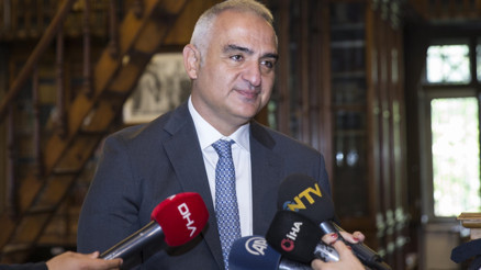 Bakan Ersoy İstanbul Arkeoloji Müzelerinde incelemelerde bulundu