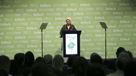 Emine Erdoğan: Yenilenebilir enerji kaynaklarına yönelmek hepimiz için bir zarurettir Emine Erdoğan: Yenilenebilir enerji kaynaklarına yönelmek hepimiz için bir zarurettir