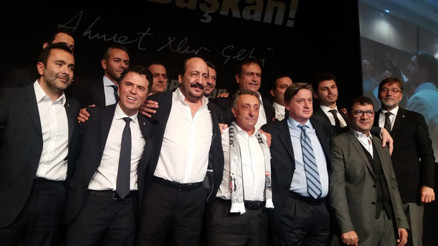 Ahmet Nur Çebi: Beşiktaşın geleceğine zincir vuran düzeni yıkmaya geliyorum