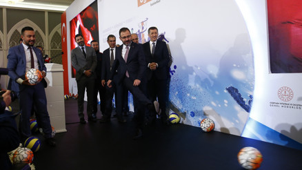 Selçuk ve Kasapoğlu, Öğretmenler Kupasını tanıttı