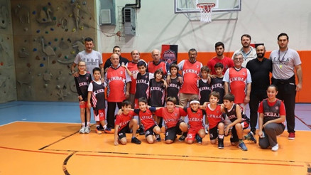 Darülaceze sakinleri basketbol oynadı
