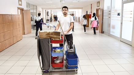 Hizmetlilikten doktoraya uzanan kariyer