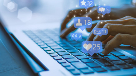 16. İstanbul Bienalinin kapanış partisi Facebook İstasyonda yapıldı