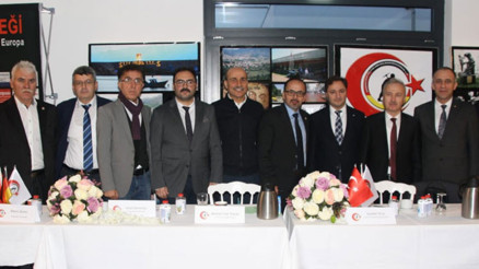 Almanya’da yaşayan Türklerin sorunları konuşuldu