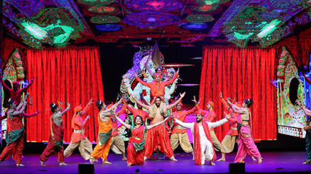 Beyond Bollywood müzikali İstanbulda