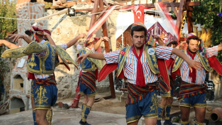 Yaren kültürü tarihi Kula evlerinde yaşatılıyor