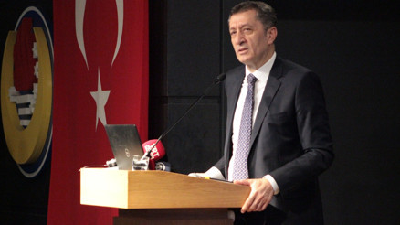 Bakan Selçuk: Pedagojik formasyon ücretsiz verilmeli