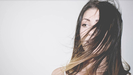 Saç dökülmesine ne iyi gelir, neden olur ve nasıl önlenir Erkeklerde ve kadınlarda saç dökülmesine iyi gelen yağlar, vitaminler ve besinler