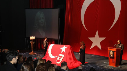 Hale Akınlı son yolculuğuna uğurlandı