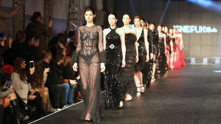 İzmir’de moda rüzgarı başladı