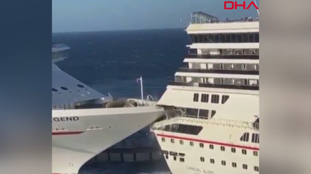 Meksikada lüks yolcu gemilerinin çarpışma anı kamerada