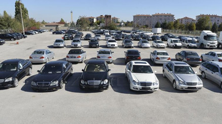 Gümrükte el konulan araçların sahiplerine iadesi için ek süre