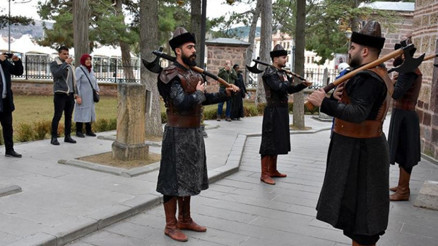 Ertuğrul Gazi Türbesini 2019da 1,5 milyon kişi ziyaret etti