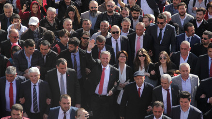 25 yıl sonra yönetim değişti