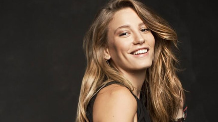 Serenay Sarıkaya kimdir kaç yaşında ve nereli Serenay Sarıkayanın filmleri ve dizileri