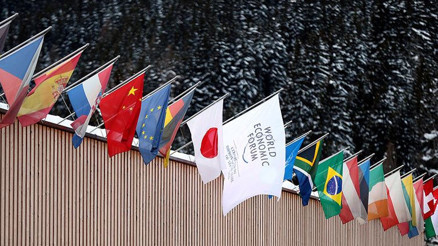 İsviçre, İran Dışişleri Bakanının Davos Zirvesine katılımını iptal etti