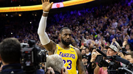 LeBron James tarihe geçti, yenilgiyi engelleyemedi | NBAde gecenin sonuçları