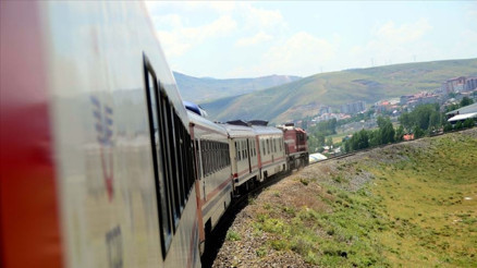 Yarıyılda tatilcilerin gözdesi: Vangölü Ekspresi