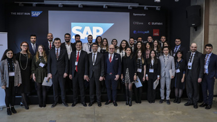 Büyük veri konusunda eğitim alan profesyoneller sertifikalarını aldı