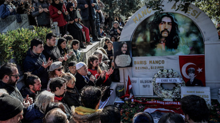 Barış Manço ölümünün 21inci yılında, Kanlıcadaki mezarı başında anıldı